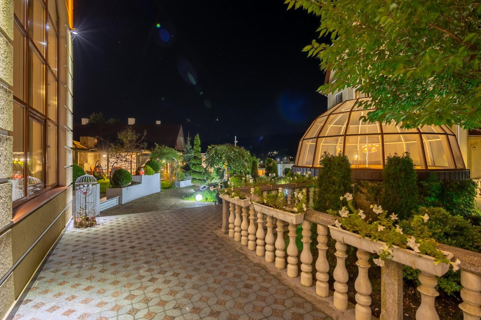 Tustan Hotel 4*