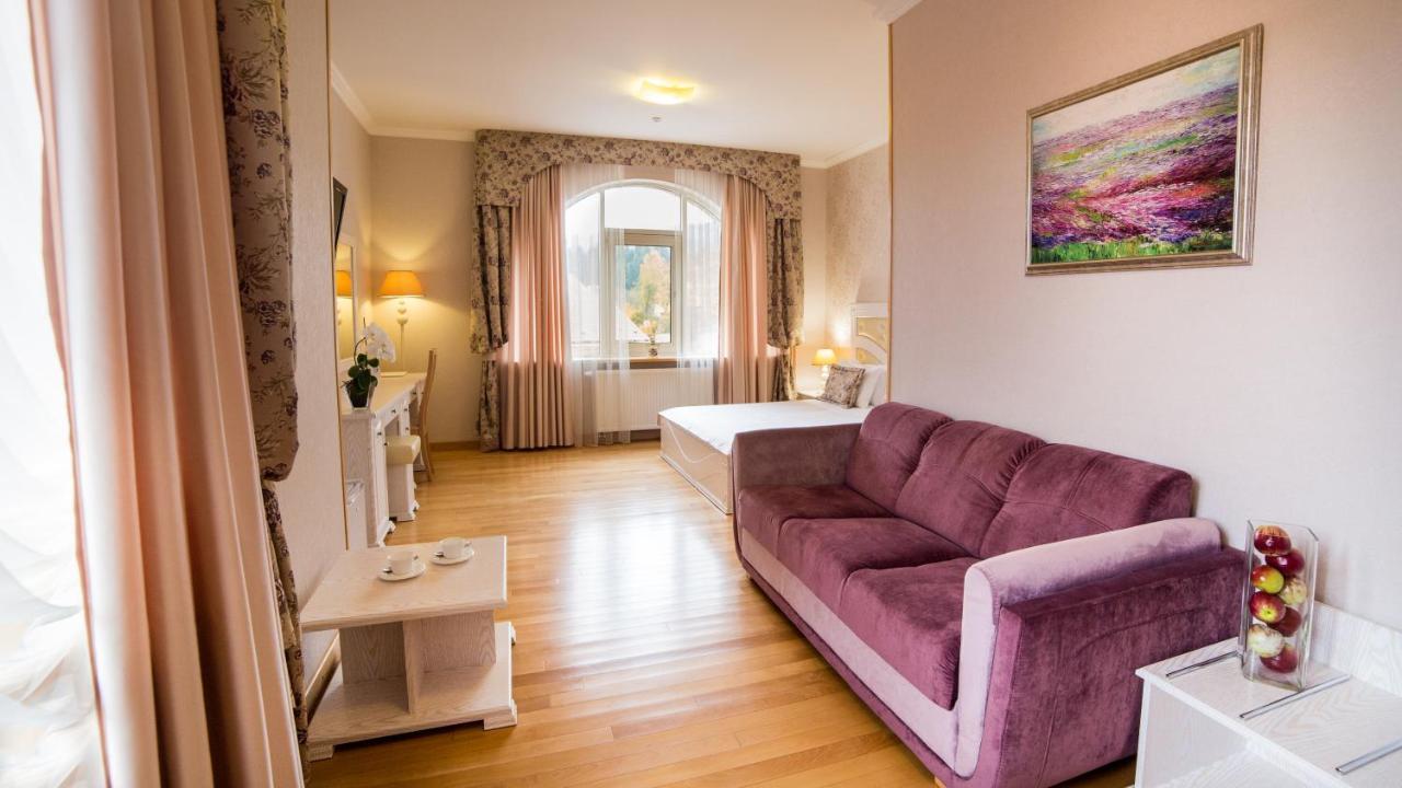 Tustan Hotel